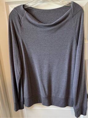 Women's Gray Long-Sleeve Top